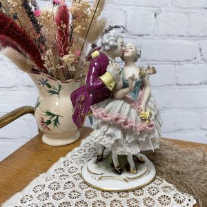 Statuette couple galant en porcelaine Dresdes Dec Maxima