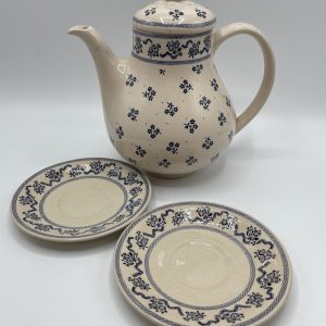 Théière et duo de soucoupes Johnson Brothers décor petite fleur